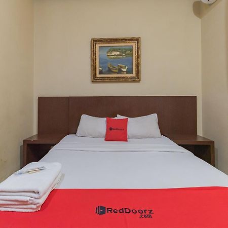 Reddoorz At La Mega Near Pasar Pagi Cirebon Hotel Buitenkant foto