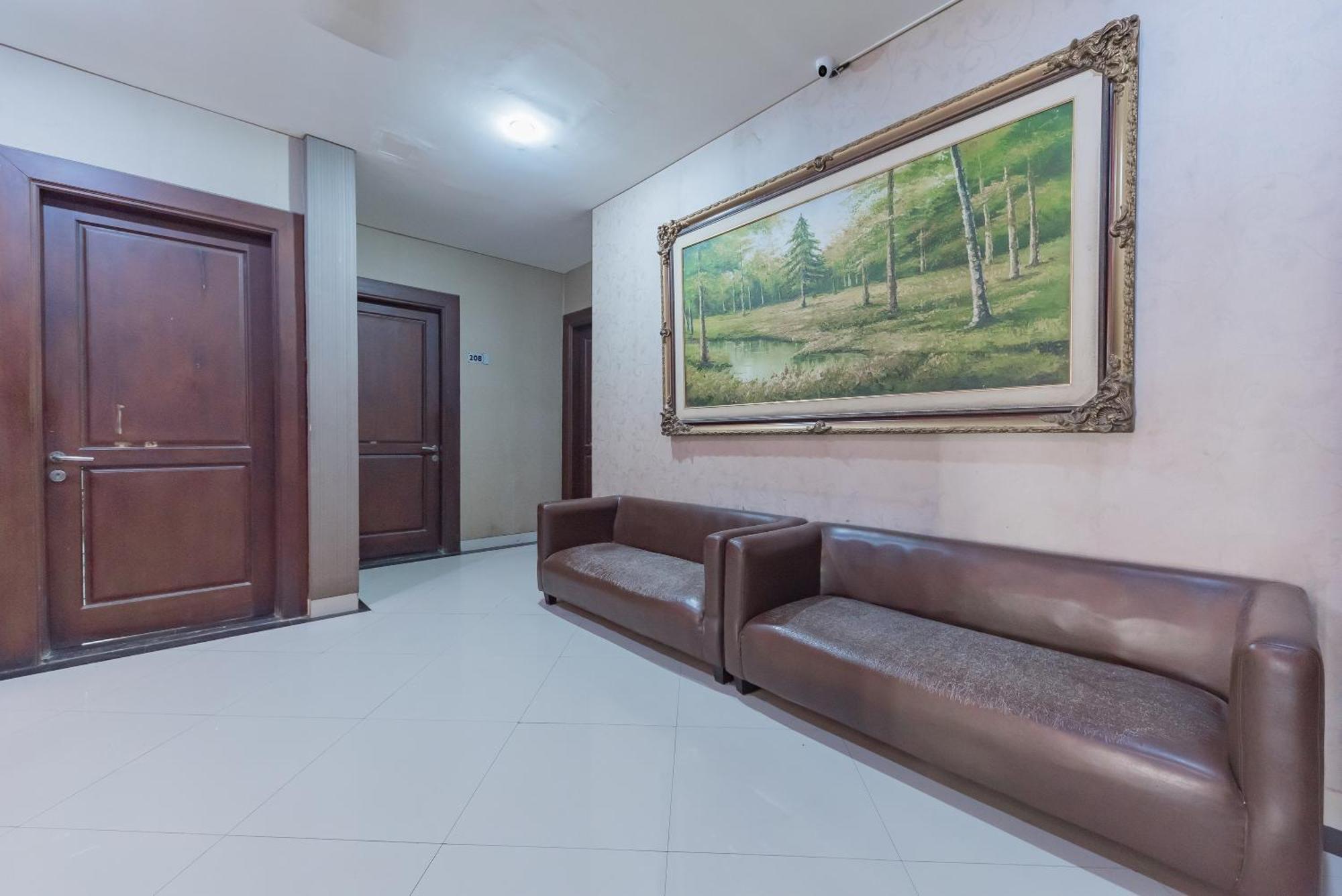 Reddoorz At La Mega Near Pasar Pagi Cirebon Hotel Buitenkant foto